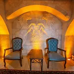 Caldera Cave Hotel