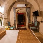 Caldera Cave Hotel 3*