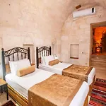 Caldera Cave Hotel