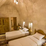Caldera Cave 3*