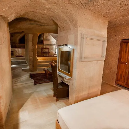 Caldera Cave & Restaurant Hotel