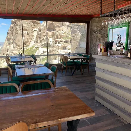 Caldera Cave & Restaurant Hotel