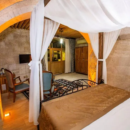 Caldera Cave Hotel 3*