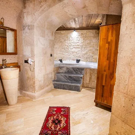 Caldera Cave & Restaurant Hotel 4*