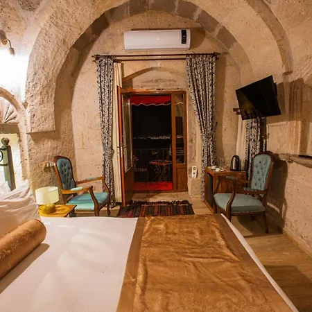 Caldera Cave Hotel 3*