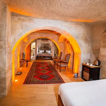 Hotel Caldera Cave