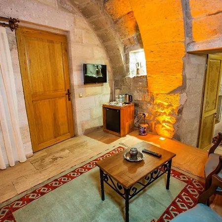 Caldera Cave & Restaurant 4*