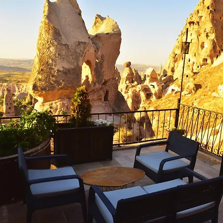 Caldera Cave Hotel 3*