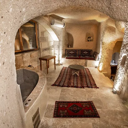 Caldera Cave Hotel 3*