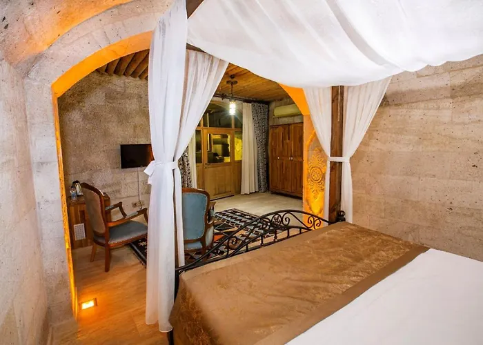 Caldera Cave Hotel 3*