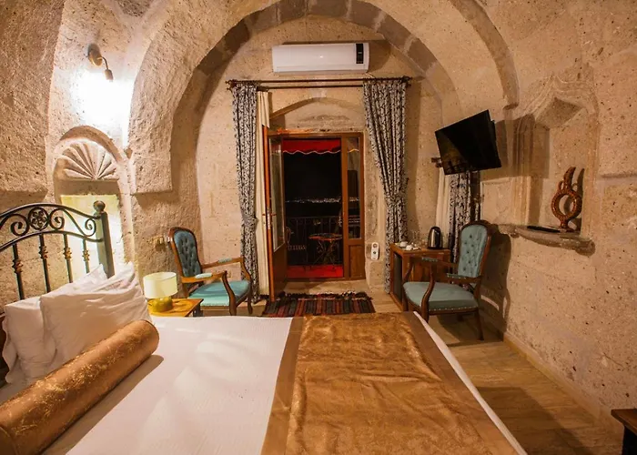 Caldera Cave Hotel 3*