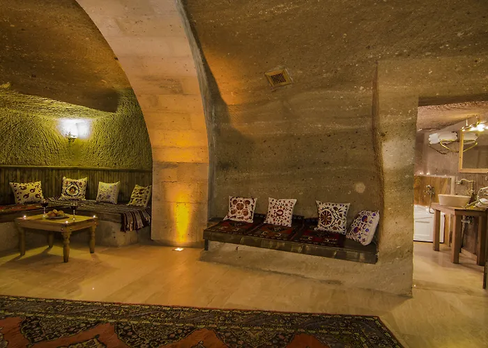 Caldera Cave Szálloda 3*